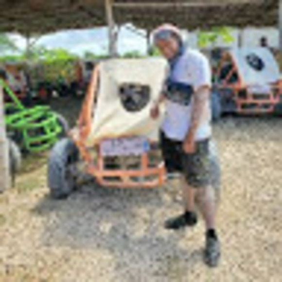 Meet your Posher, Aaron - Picture 1 of 1